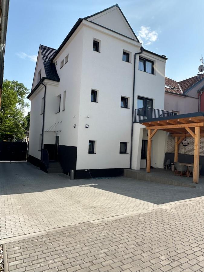 Rezidence Kbely - Free Parking Apartment Prague Ngoại thất bức ảnh